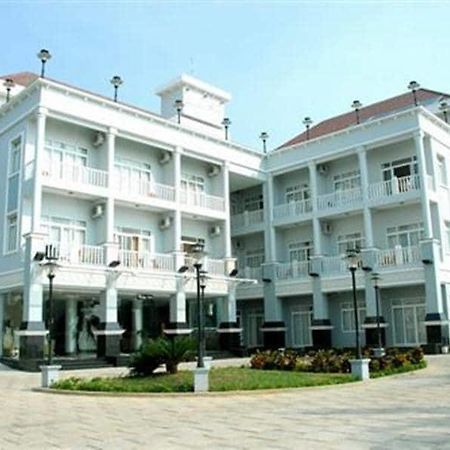 Отель Huong Bien Дуонг-Донг Экстерьер фото